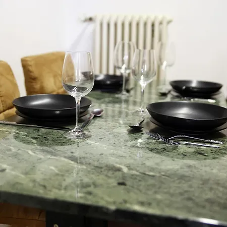 Zentrale Ferienwohnung Trier-Euren mit Heimkino, Küche&Wallbox Apartamento Tréveris