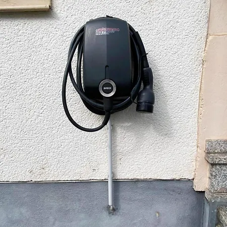 Zentrale Ferienwohnung Trier-Euren mit Heimkino, Küche&Wallbox Tréveris