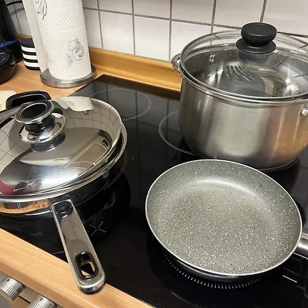 Bat Solutions Trier-euren - Alles Was Ein Nicht Bietet - 35 Qm Ferienwohnung, Heimkino, Wallbox, Kueche Fuer 4 Personen Lägenhet