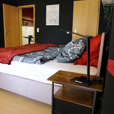 Apartamento Zentrale Ferienwohnung Trier-Euren mit Heimkino, Küche&Wallbox