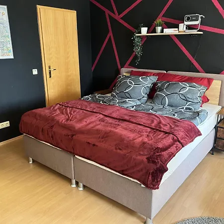 Apartamento Zentrale Ferienwohnung Trier-Euren mit Heimkino, Küche&Wallbox *