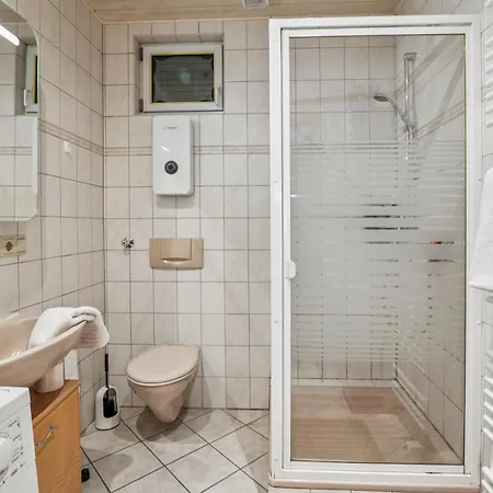 Bat Solutions Trier-euren - Alles Was Ein Nicht Bietet - 35 Qm Ferienwohnung, Heimkino, Wallbox, Kueche Fuer 4 Personen Lägenhet *