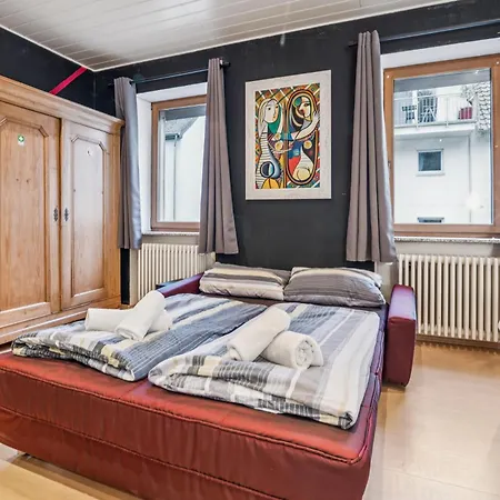 Bat Solutions Trier-euren - Alles Was Ein Nicht Bietet - 35 Qm Ferienwohnung, Heimkino, Wallbox, Kueche Fuer 4 Personen Lägenhet