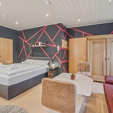 Lägenhet Bat Solutions Trier-euren - Alles Was Ein Nicht Bietet - 35 Qm Ferienwohnung, Heimkino, Wallbox, Kueche Fuer 4 Personen *