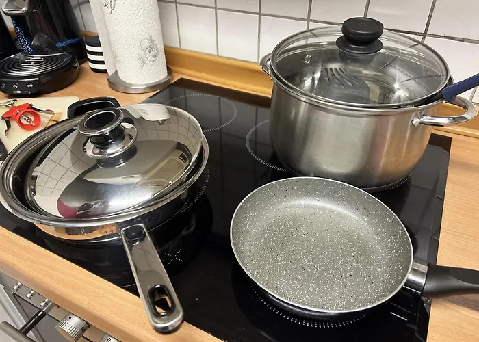 Bat Solutions Trier-euren - Alles Was Ein Nicht Bietet - 35 Qm Ferienwohnung, Heimkino, Wallbox, Kueche Fuer 4 Personen Lägenhet