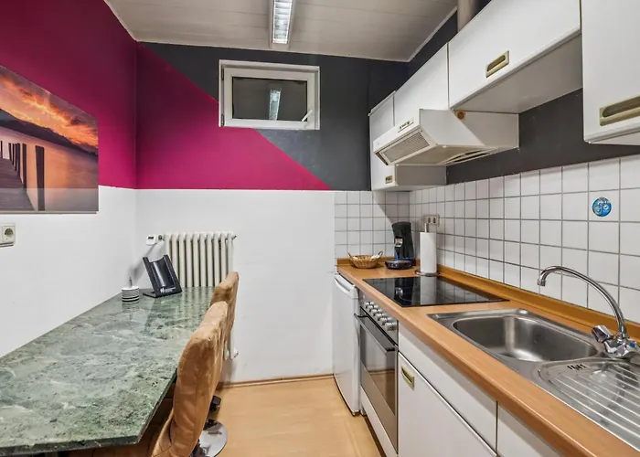 Lägenhet Bat Solutions Trier-euren - Alles Was Ein Nicht Bietet - 35 Qm Ferienwohnung, Heimkino, Wallbox, Kueche Fuer 4 Personen Trier